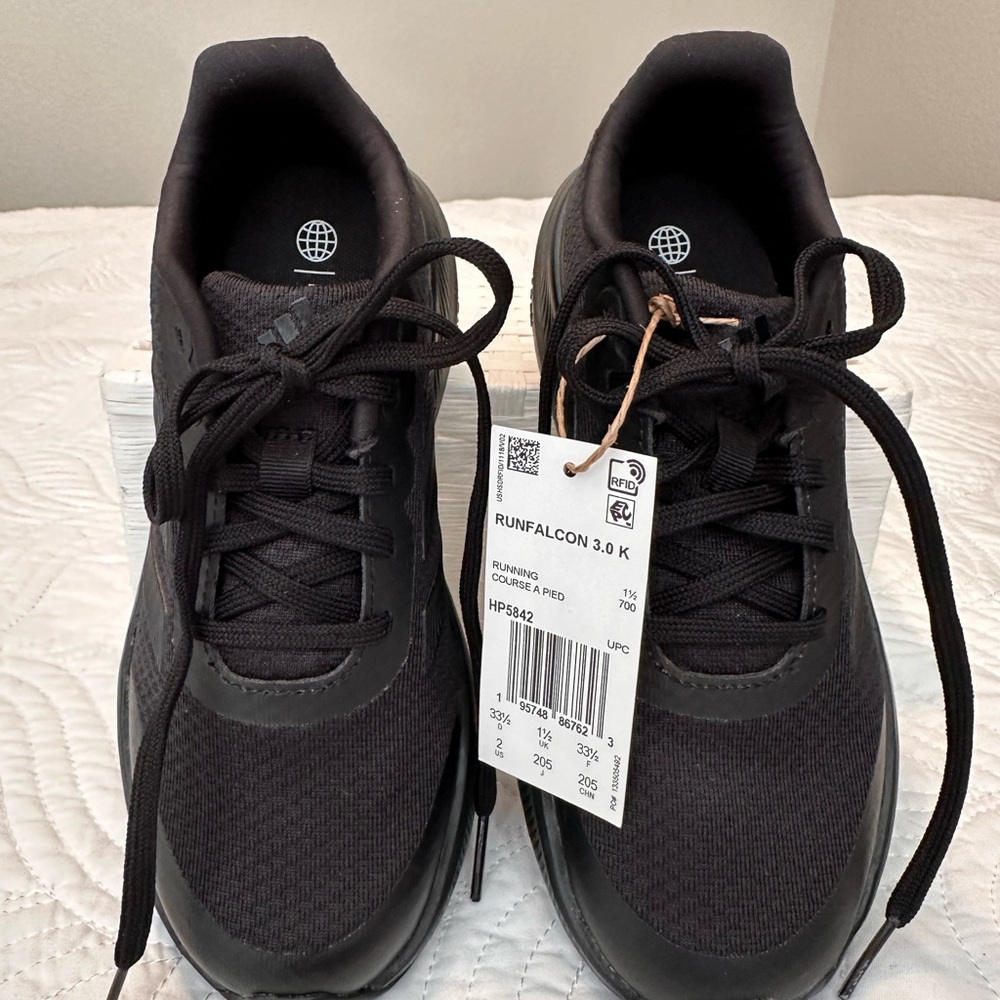 Adidas Runfalcon 3.0 K Black Athletic Shoes Boy’s Sz. 2 NWT